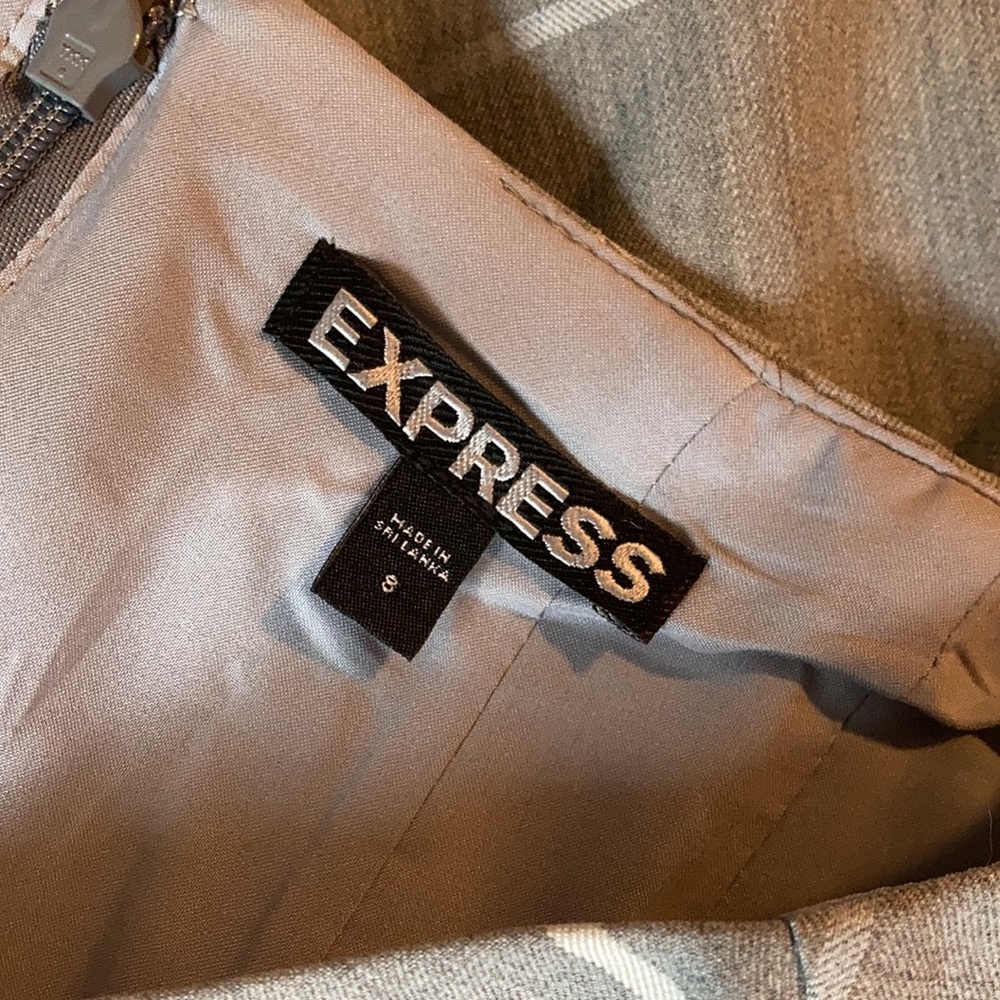 Light Gray Express Skirt with Linear Print - Picture 8 of 8